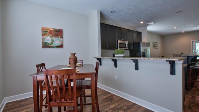 Building Photo - 1864 Belle Vue Way