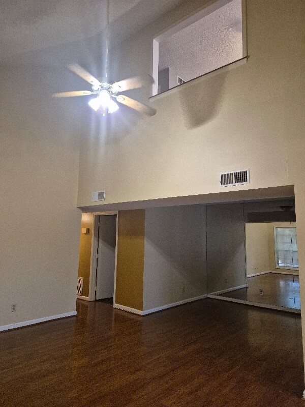 Building Photo - 6012 Treetop Ct
