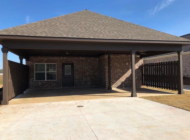 Building Photo - 1117 Runningvine Ln