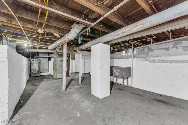 Building Photo - 2115 W 96th St