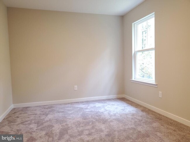 Building Photo - 142 Little Whim Rd