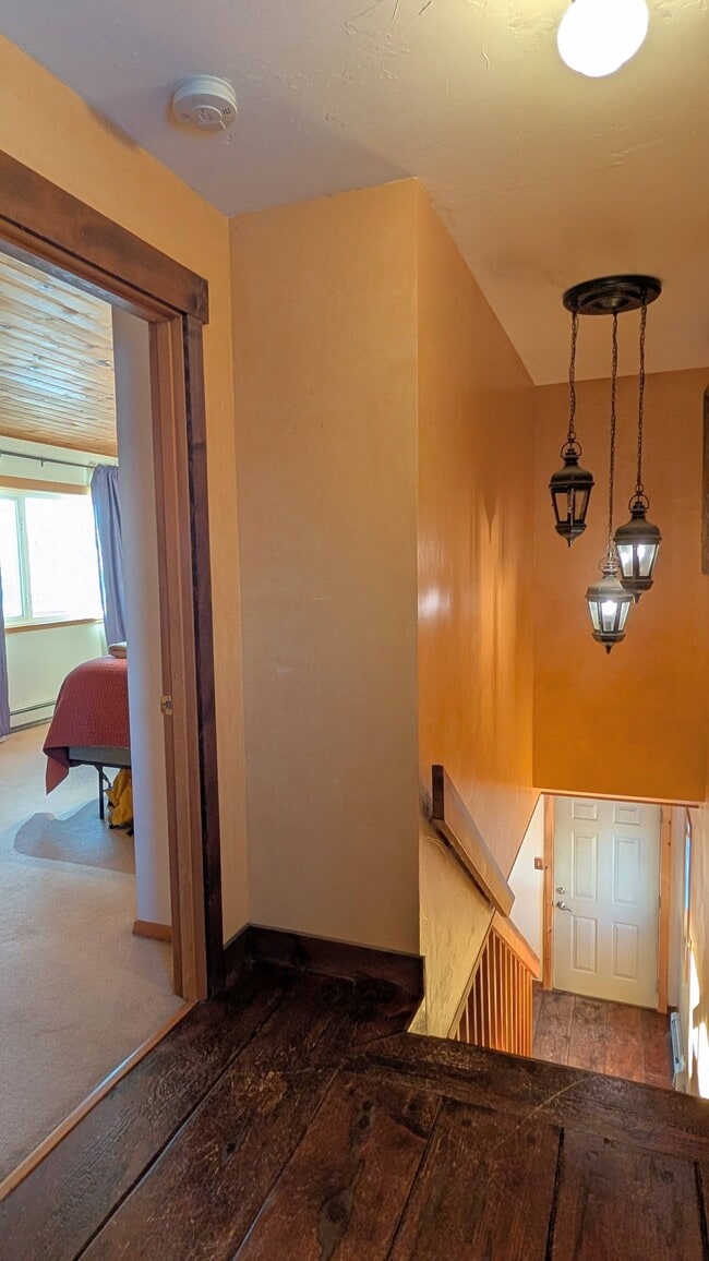 Building Photo - 1045 Dawn Dr