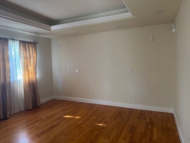 Building Photo - Beautiful Willow Glen 3 Bedroom 2.5 Bath Home.  Located in a desirable neighborhood.