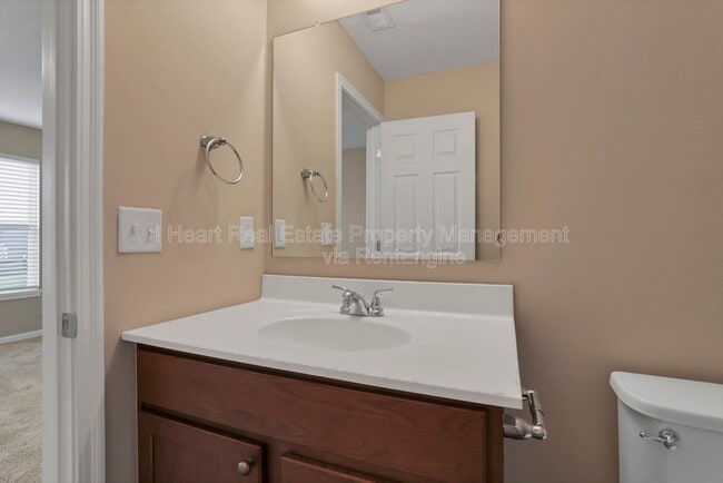 Building Photo - 7449 Sugarbark Dr