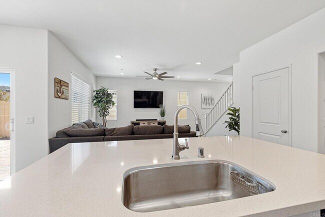 Building Photo - NEWER 3BD/2.5BA Home in desired Main Ranch Development in El Cajon!