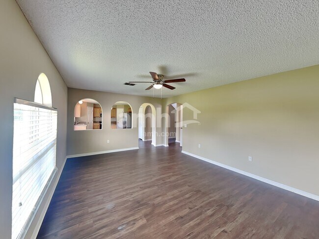 Building Photo - 244 Verzon Ct