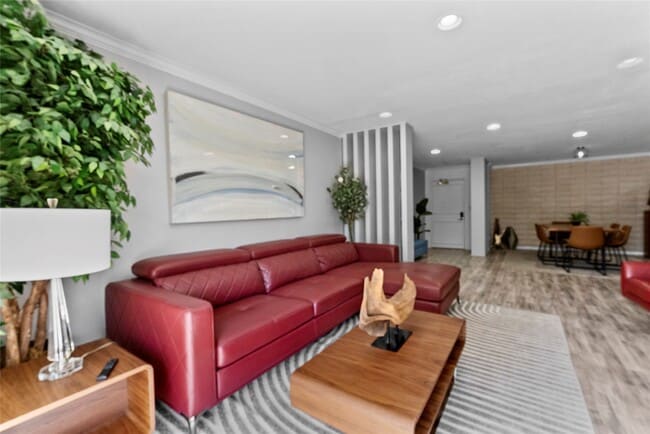 Building Photo - 604 S Ripple Creek Dr