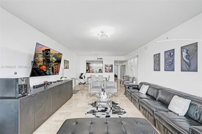 Building Photo - 3330 NE 190th St