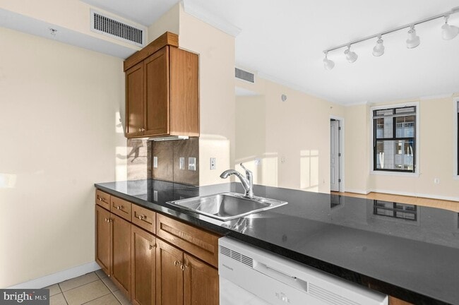 Building Photo - 631 D St NW