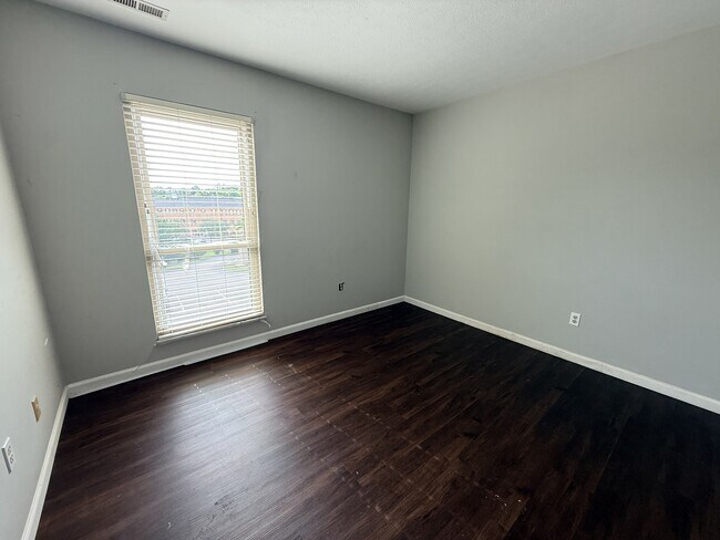 Building Photo - 7280 E Galbraith Rd
