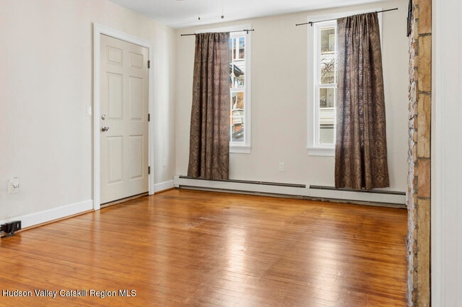 Building Photo - 51 Gifford Ave