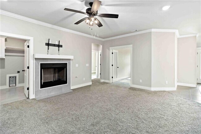 Building Photo - 9 E Loveland Loop