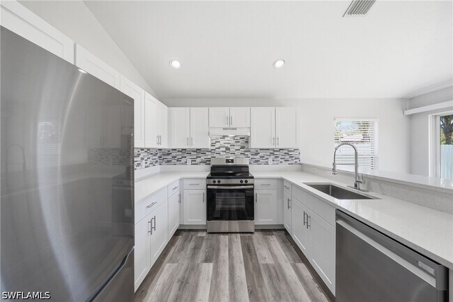 Building Photo - 4621 25th St SW