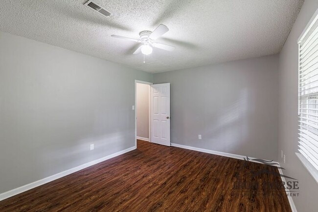 Building Photo - 2165 S Milledge Ave