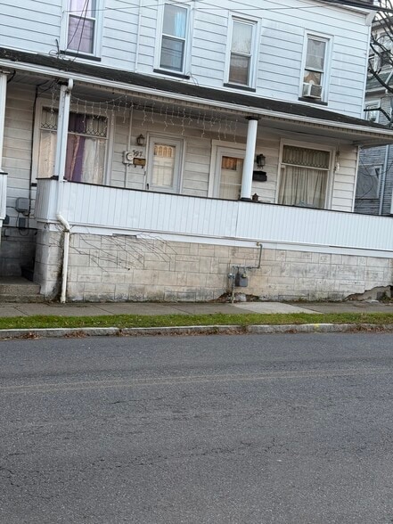 Building Photo - 395 Scott St