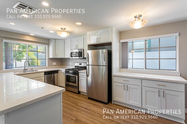 Primary Photo - 246 W Stocker St