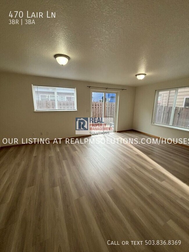 Building Photo - 470 Lair Ln