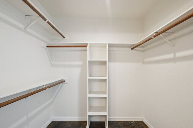 Building Photo - 205 N 74th St