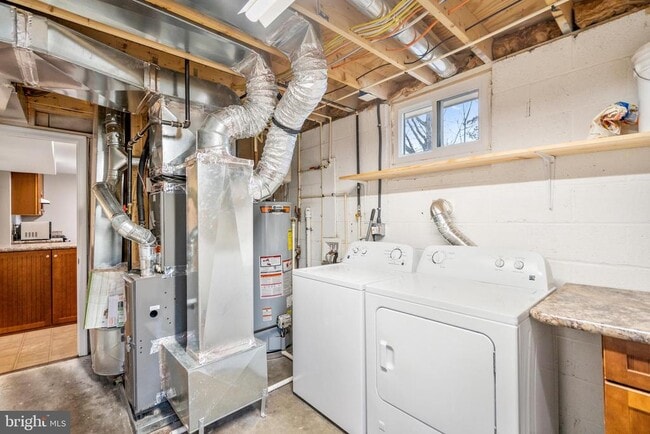 Building Photo - 9402 Blackstone Rd