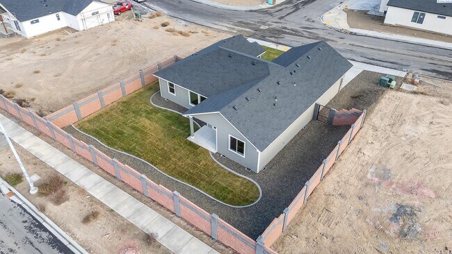 Building Photo - Beautiful brand new rental