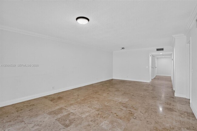 Building Photo - 359 Lakeview Dr