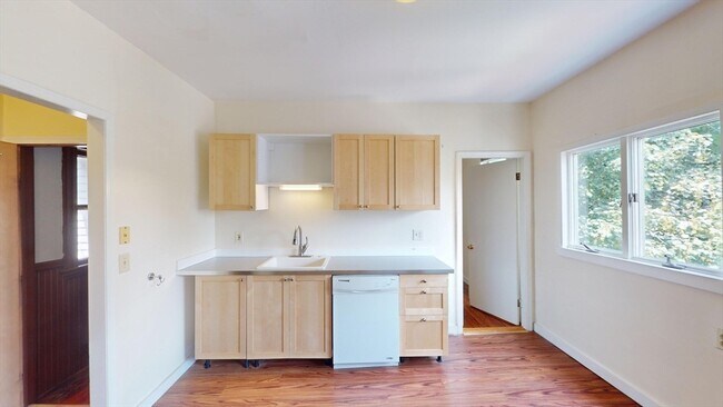 Building Photo - 22 Boynton St
