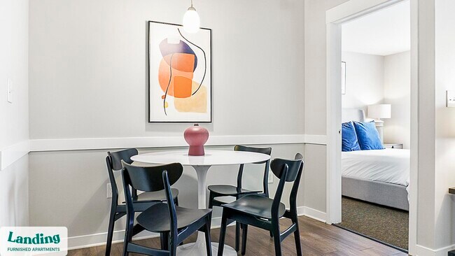 Building Photo - 335 W 9th St