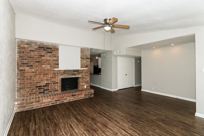 Building Photo - 6914 Pickett Dr