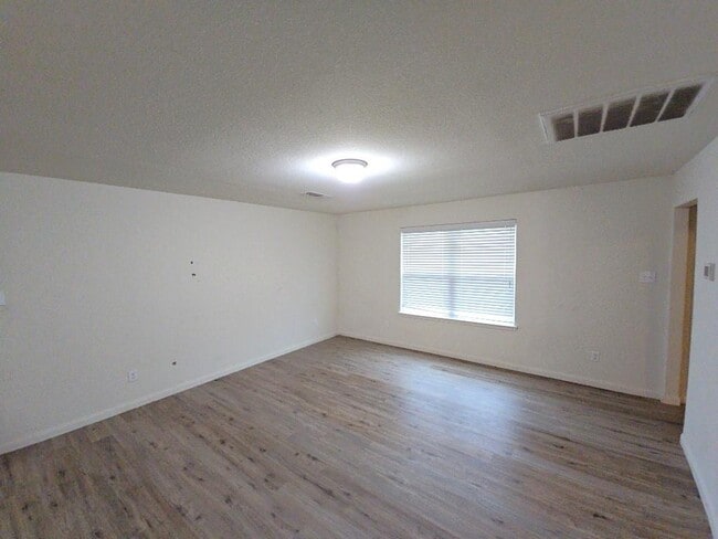 Building Photo - 1615 Pink Stone Dr