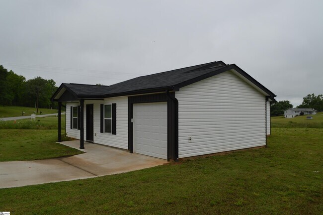 Building Photo - 91 Saluda Rd