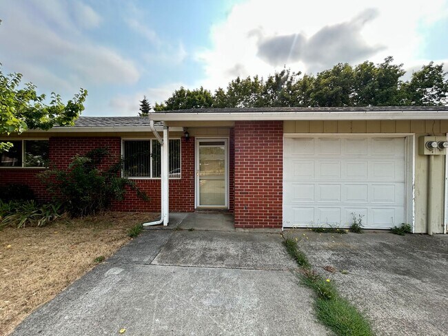 Building Photo - 509-511 SE 110th Ave