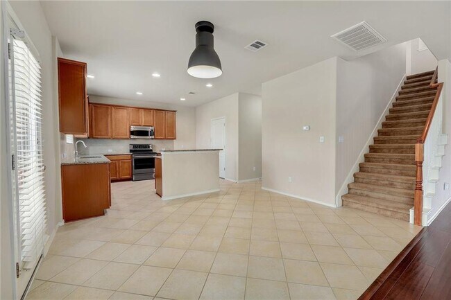 Building Photo - 1709 Woodvista Pl