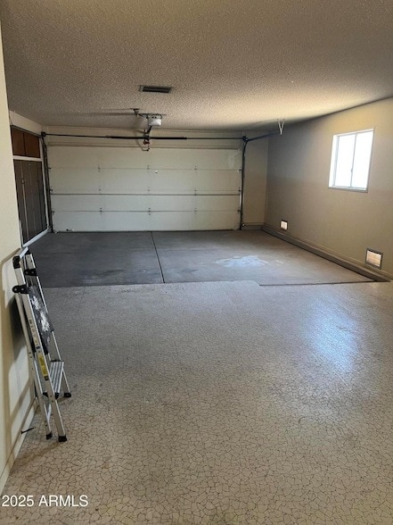 Building Photo - 9221 W Briarwood Cir N