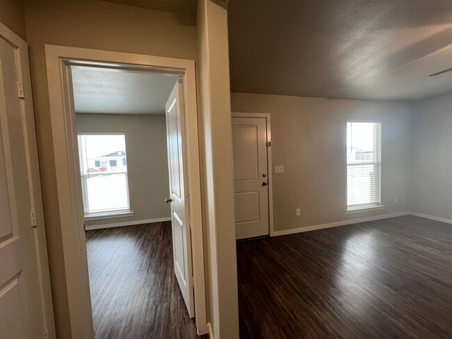 Building Photo - Available June in Frenship ISD: 3-Bedroom, 2-Bath Home!