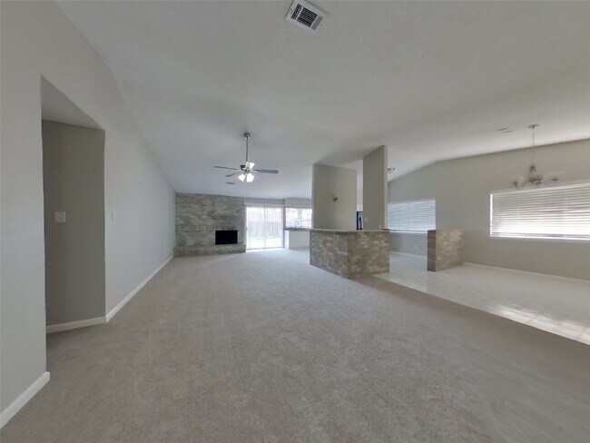 Building Photo - 23426 Canyon Lake Dr