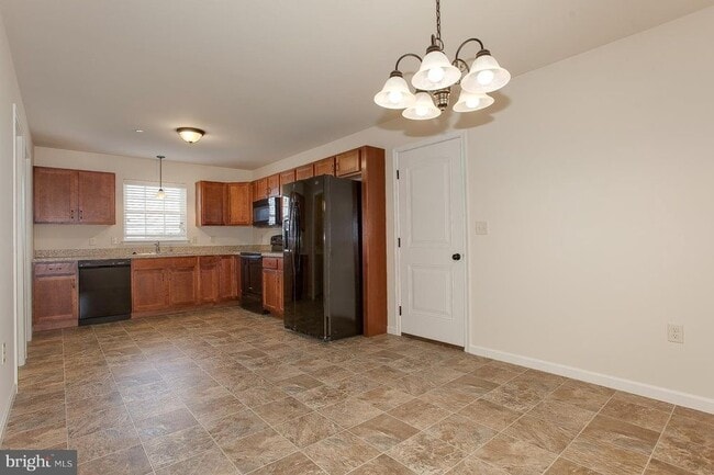 Primary Photo - 530 Byler Cir