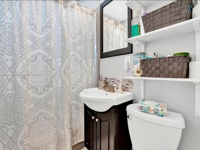 Building Photo - 6930 SW 12th St