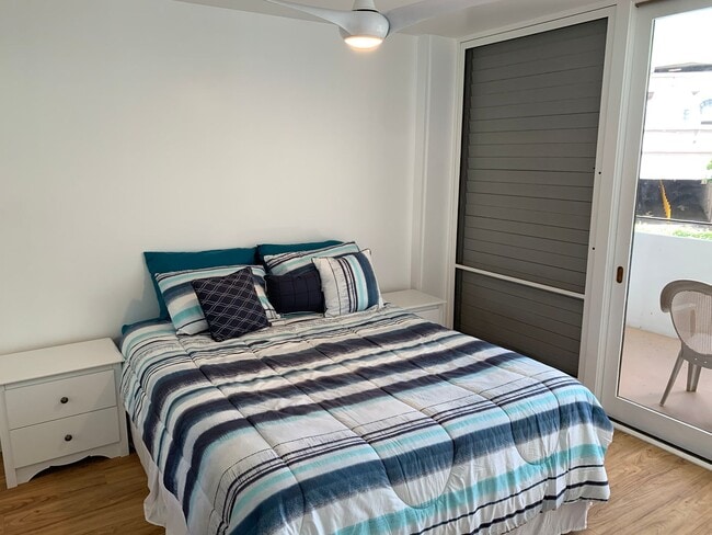 Building Photo - Fully Furnished. Updated. Waikiki (No parking)