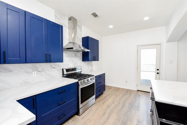 Building Photo - 11420 Elegant Way