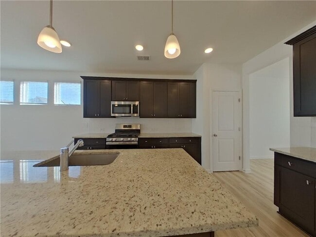 Building Photo - 425 Freeport Wy