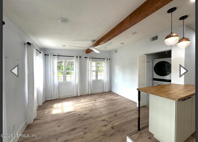 Building Photo - 8054 Graff Ln
