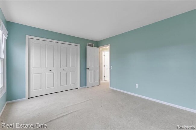 Building Photo - 1568 Grandview Dr