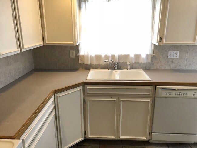 Building Photo - Gorgeous NE Portland Home!