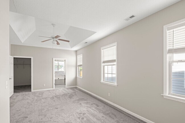 Building Photo - 8 Hadley Park Way