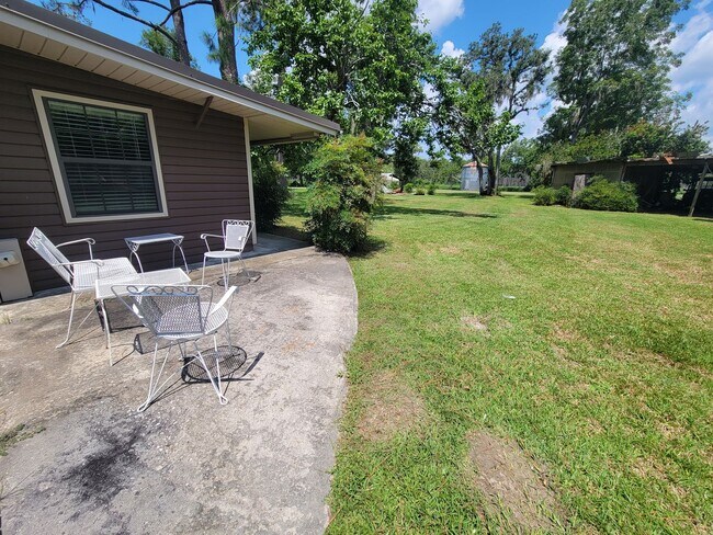 Building Photo - Beautiful Country home in Lakeland