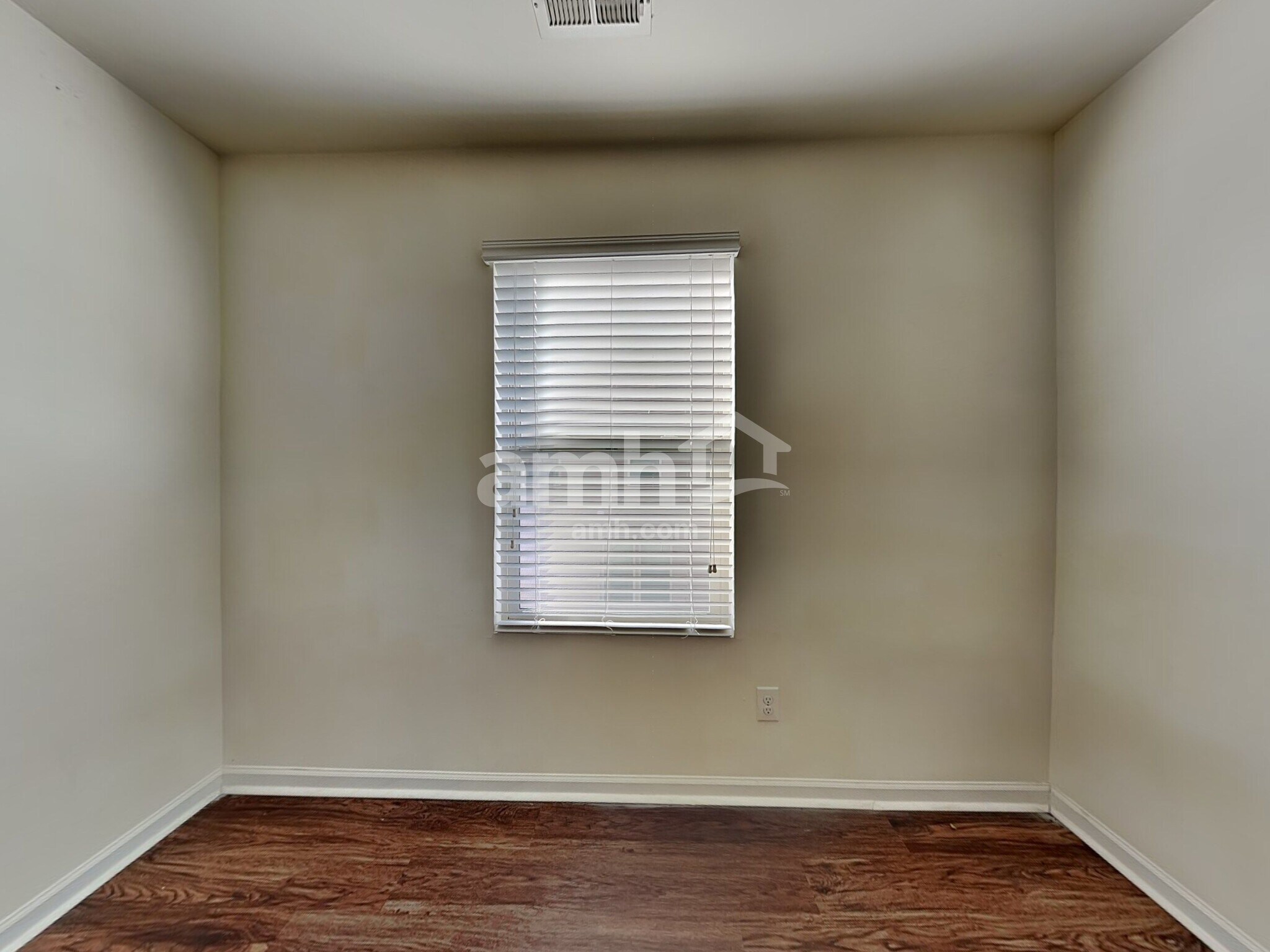 Building Photo - 4483 Middletown Dr