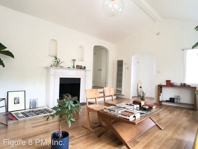 Building Photo - 2 br, 1 bath Apartment - 1947 Hyperion Ave