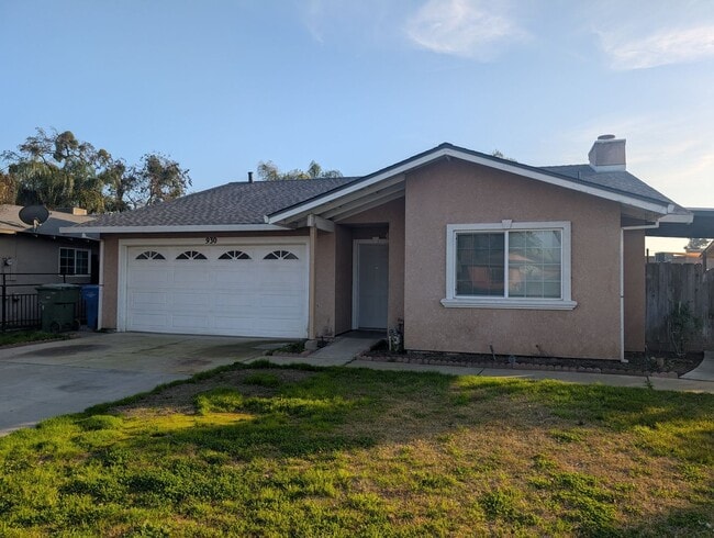 Building Photo - Great Charming 4 bedroom