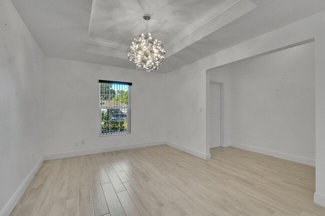 Building Photo - 226 SW Starfish Ave