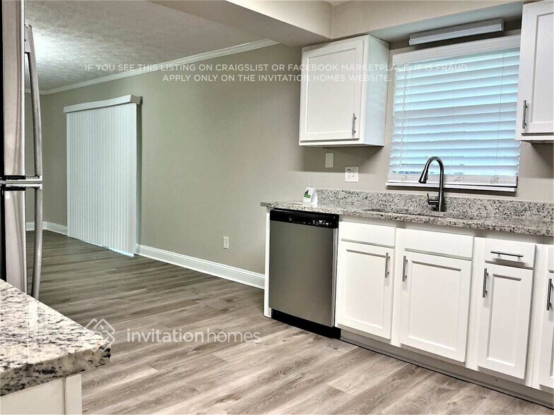 Building Photo - 3537 Fortuna Dr